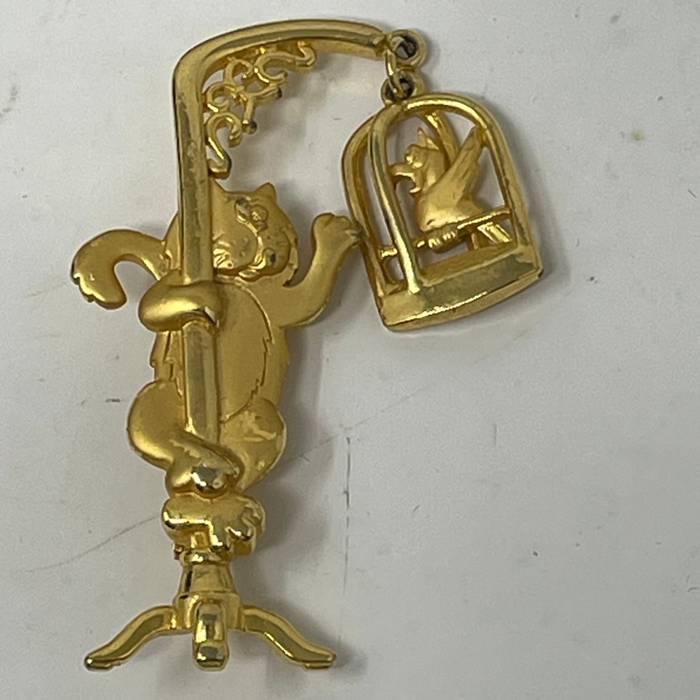 JJ Jonette Vintage Gold Tone Cat and Bird in Cage Brooch‎ Pin Whimsical Animal